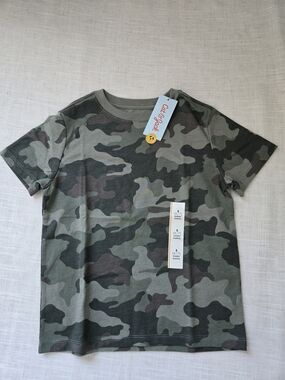 Cat & Jack Kid's Green Camo Short Sleeve Tee - Size S (6/7) - NWT